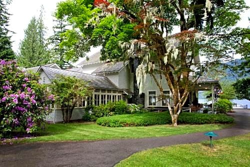 Lake Crescent Lodge