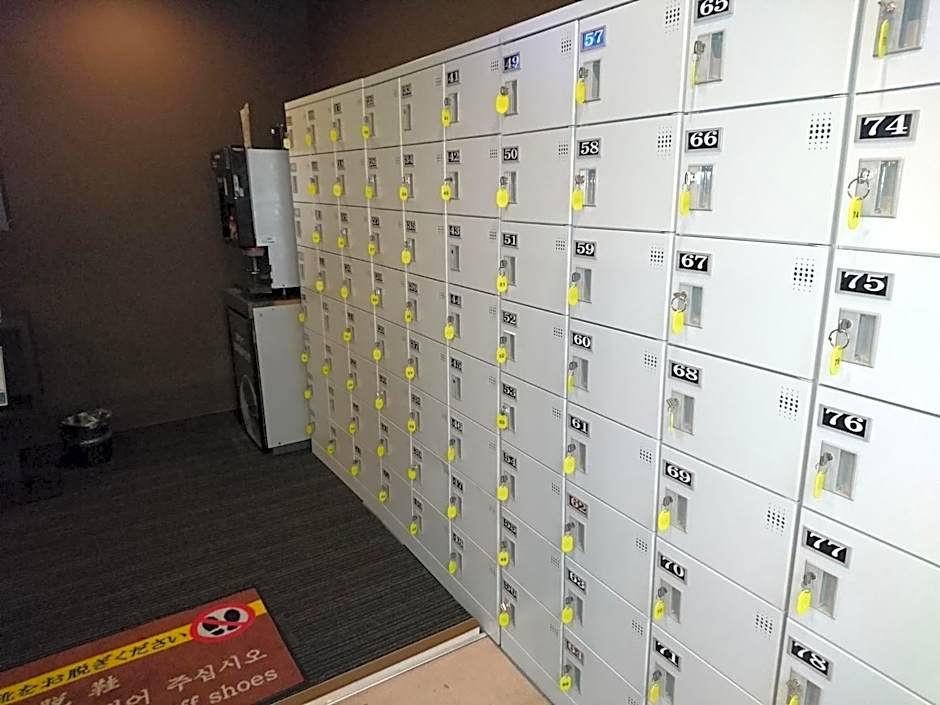 Atsugi Capsule Hotel