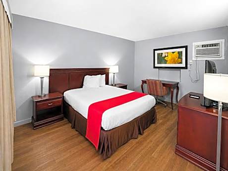 Queen Bed Non-Smoking