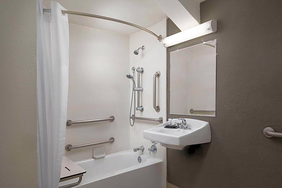 La Quinta Inn by Wyndham Omaha West