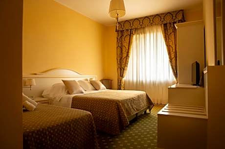 Executive Triple Room