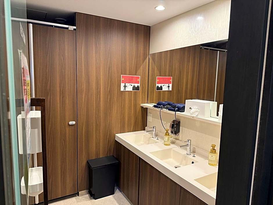 Capsule Hotel Suzumoriya