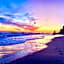 TRUE BLUE-Coastal cottage-3 min walk to beach! POOL!