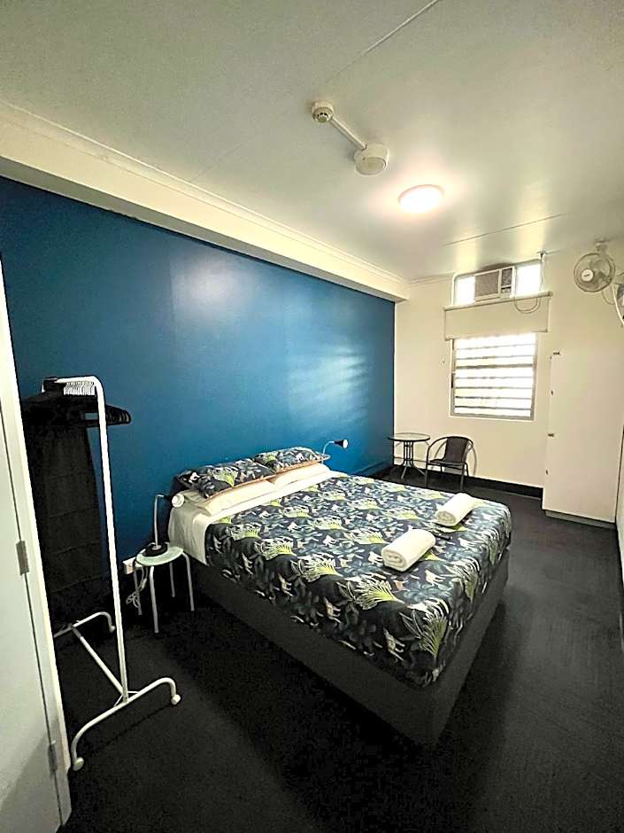 Photo 1 of 3 of 1 Queen Bed