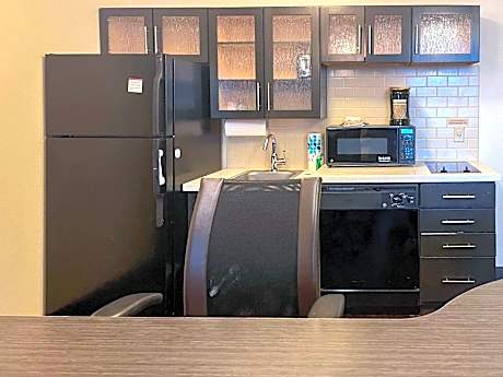 Queen Room with Accessible Tub - Accessible/Non Smoking