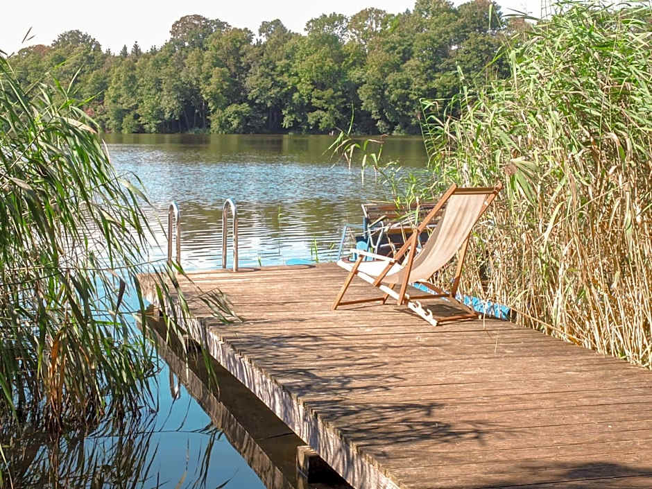 Kavaliershaus Schloß Blücher am Finckenersee