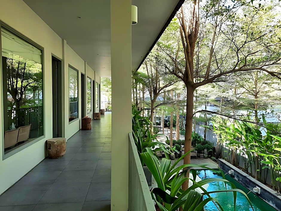 Lovina life Room & Cafe