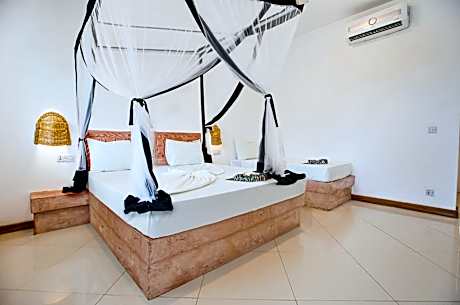 Double Room with Balcony and Sea View