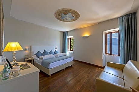 Superior Double or Twin Room with Lake View