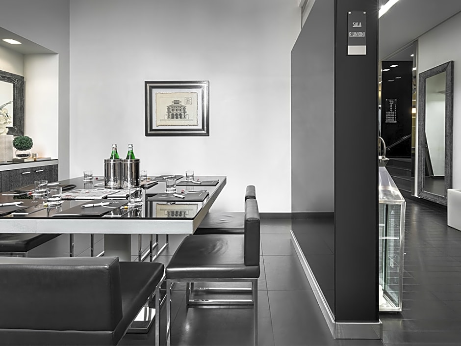LHP Hotel Napoleon