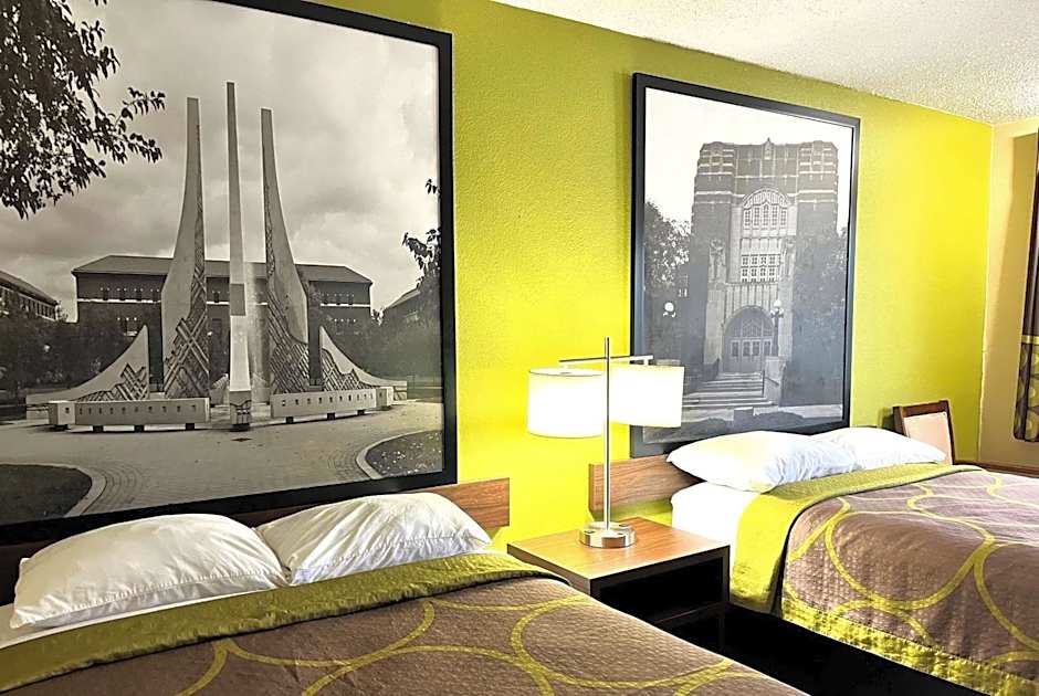 Super 8 by Wyndham Lafayette / Purdue Area