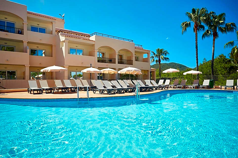 Invisa Hotel Club Cala Blanca