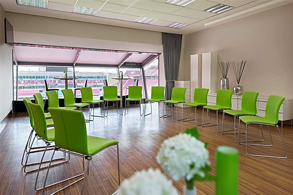 The Curve Hotel BayArena
