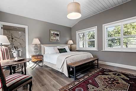 Bungalow with Garden View