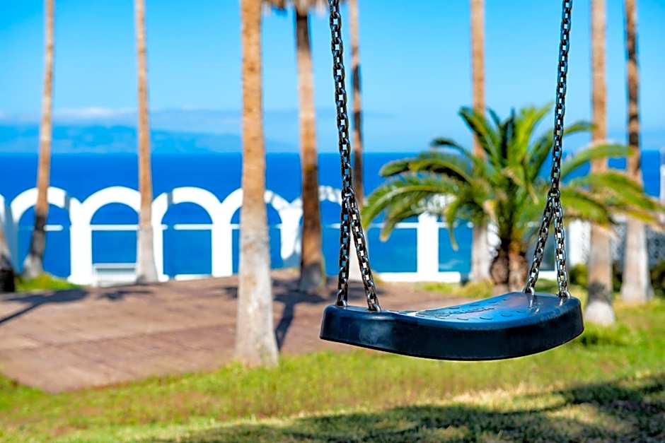 Atlantic Holiday Hotel