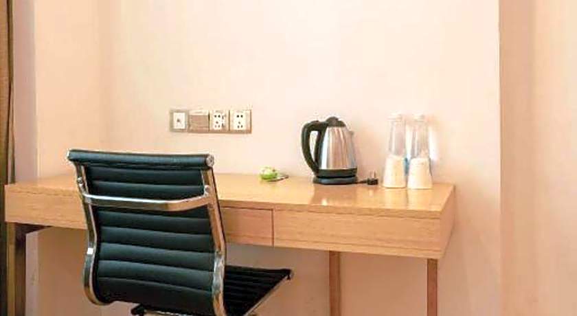 GreenTree Inn Nanchang Honggutan New District Cuiyuan Road Metro Station