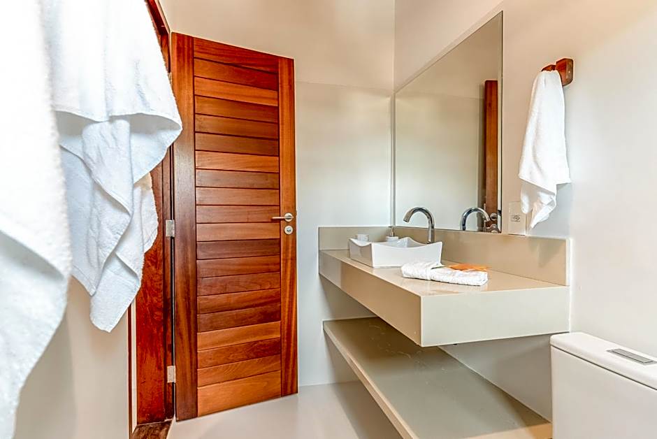 Casa Espaçosa com Piscina e Sauna Privativa! 6 Suítes!