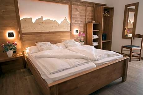 Deluxe Double or Twin Room with Balcony