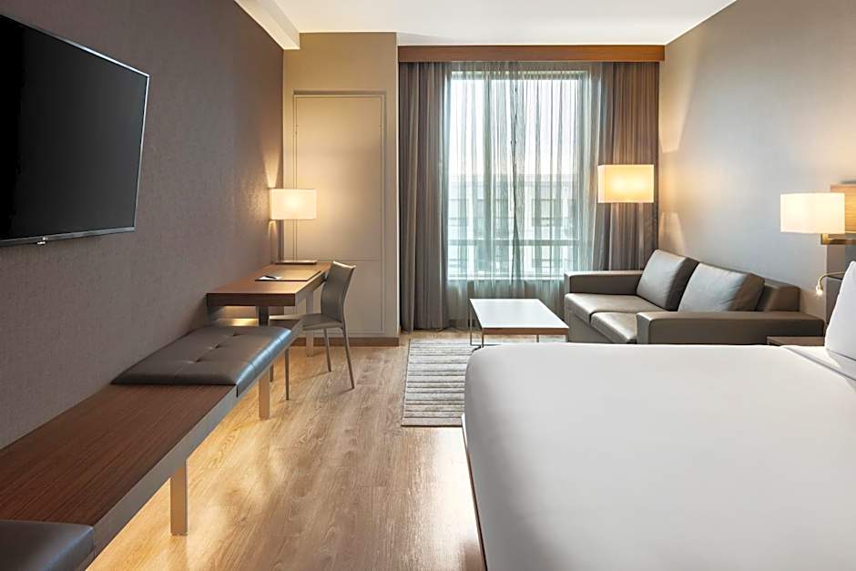 AC Hotel by Marriott Minneapolis West End