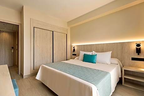 Standard Double Room with Sea View (2 Adults & 1 Child)