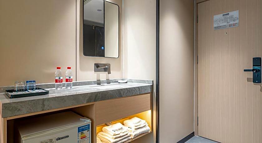 WAIFIDEN Hotel - Former Tokai Hotel (Free shuttle bus during Canton Fair)