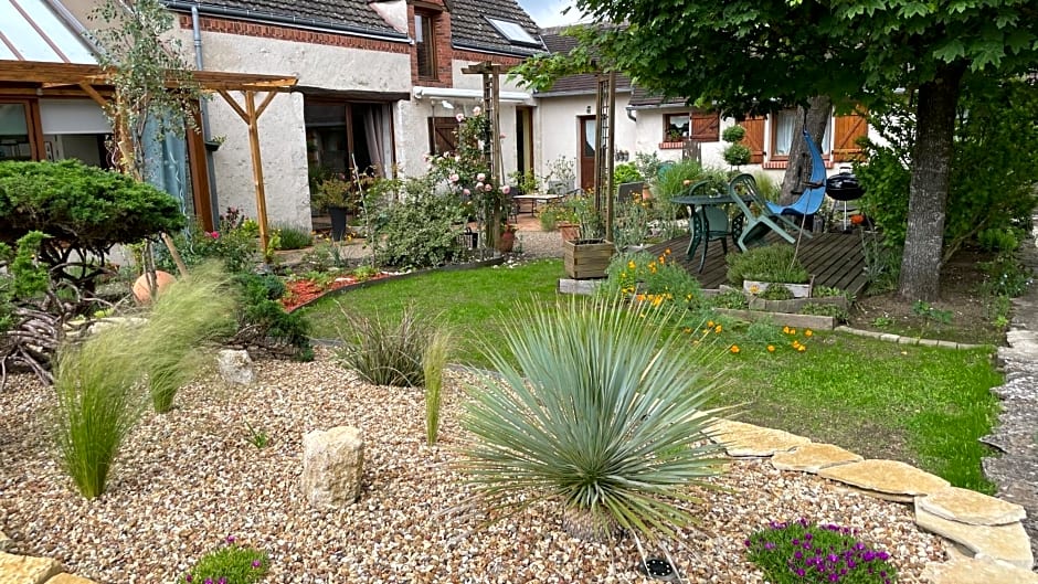 L'Orme Seul, Maison d'hôtes