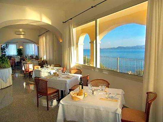 Gabbiano Azzurro Hotel & Suites