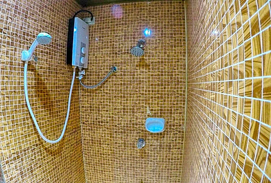 RedDoorz Plus @ Taj Hotel Tuguegarao