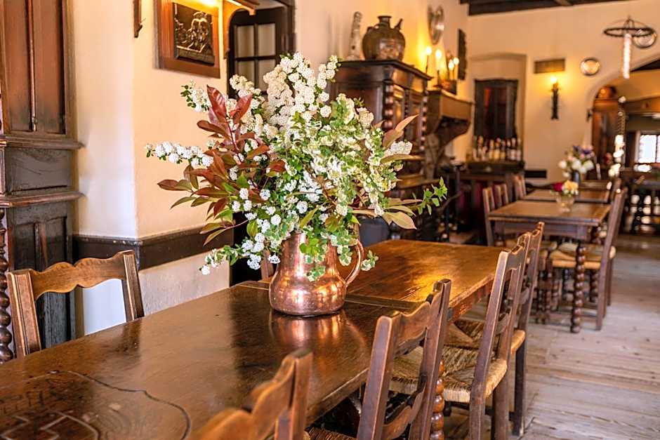 Hostellerie du Vieux Pérouges