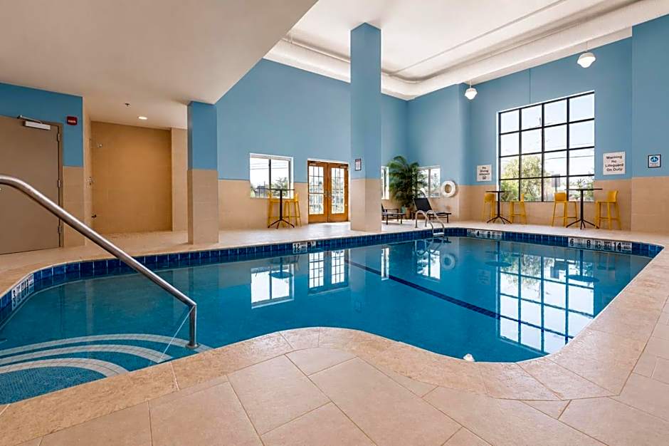 Holiday Inn Express & Suites Niagara Falls By IHG