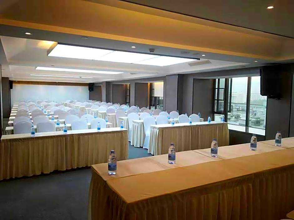 Atour Hotel Chongqing Yongchuan High-Speed Railway Station Xinglong Lake