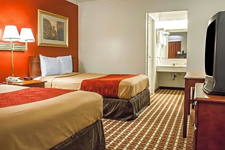 2 Queen Beds No-Smoking Room