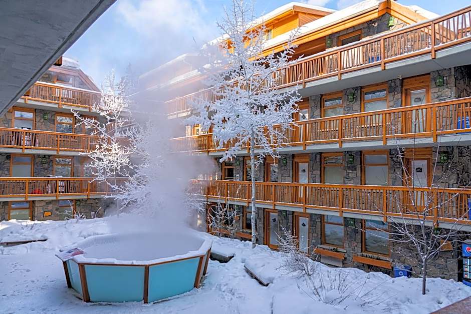 Fox Hotel And Suites