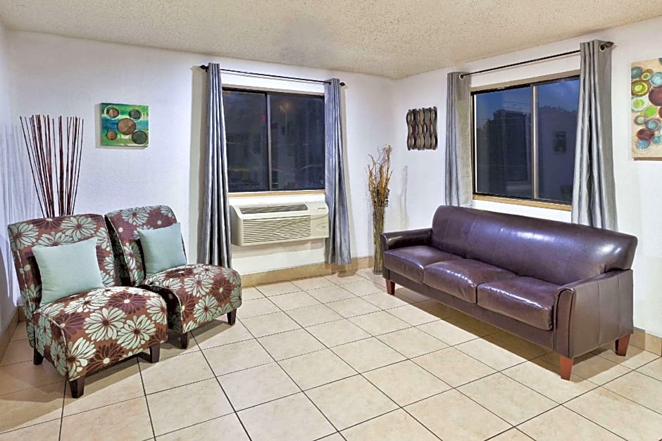Super 8 by Wyndham Chattanooga Lookout Mountain TN