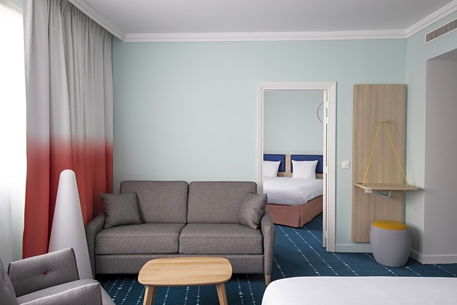 Grand Magic Hotel