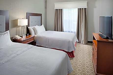 Two-Bedroom Suite with One King And Two Double Beds - Non-Smoking