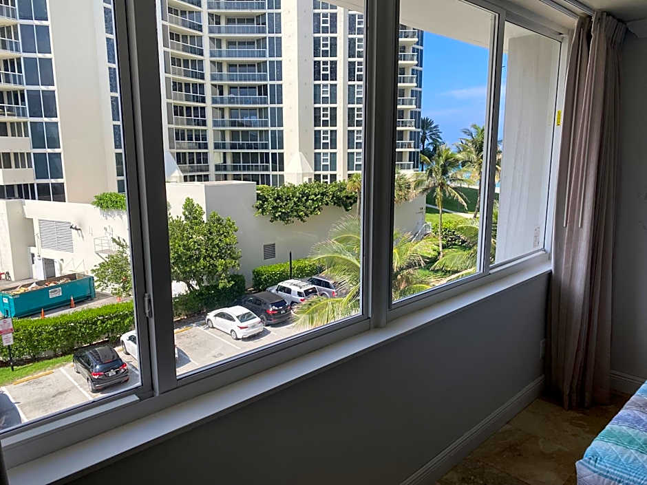 Beachfront condo in Miami!