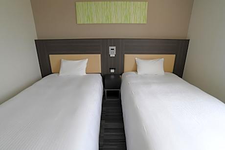Twin Room - Non-Smoking