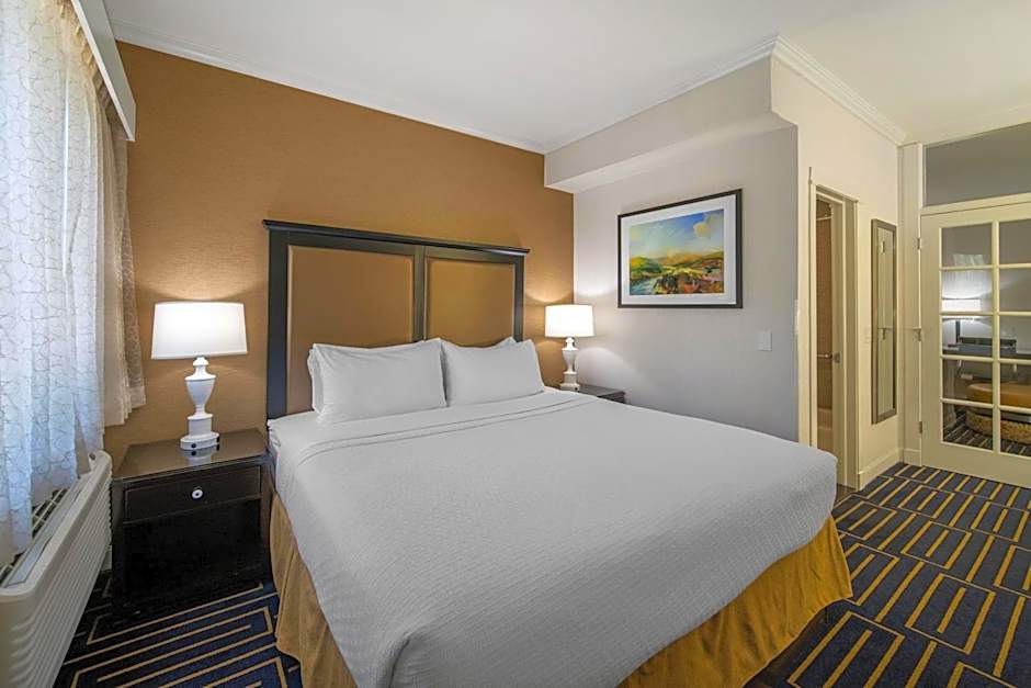 Best Western Plus Palm Court Hotel