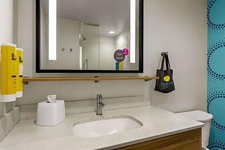 1 King Hearing Accessible