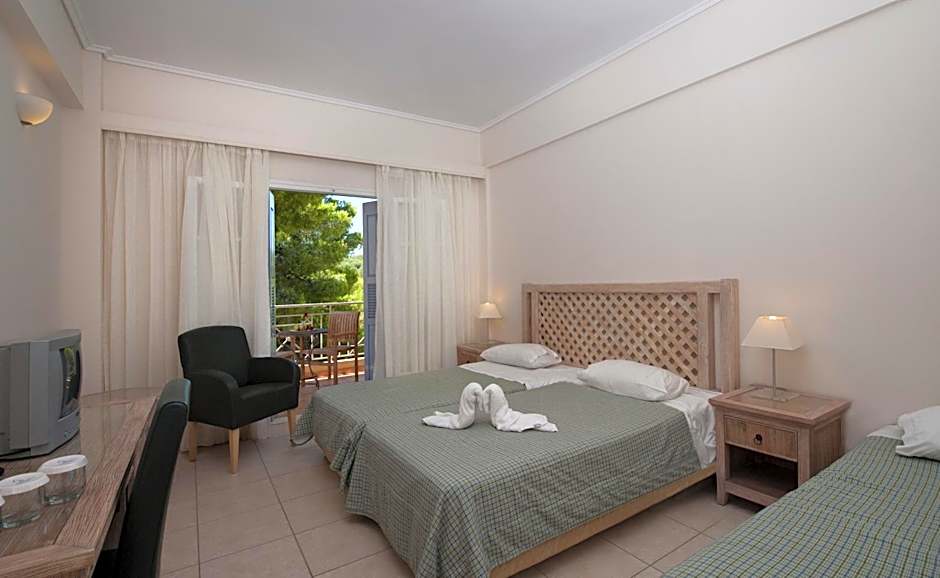 Alonissos Beach Bungalows And Suites Hotel