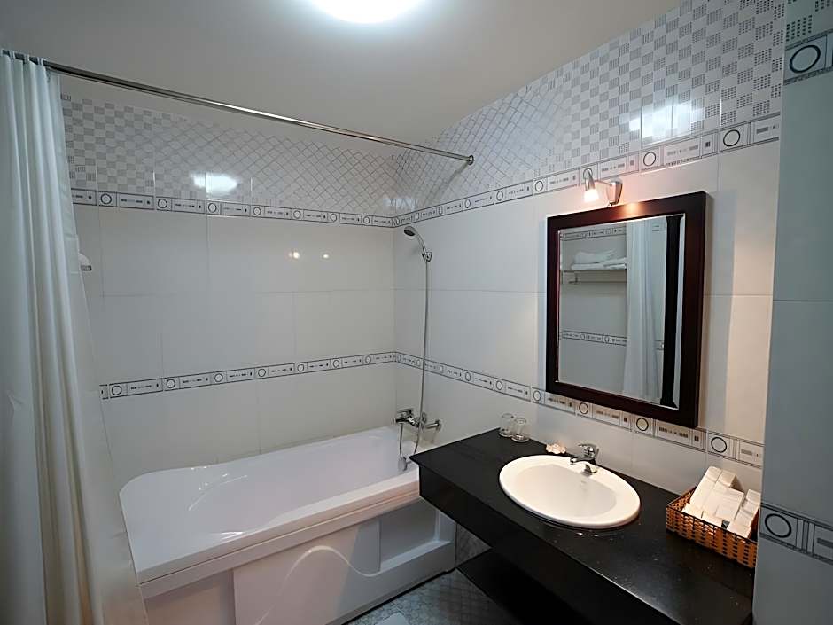 Kaya Hotel