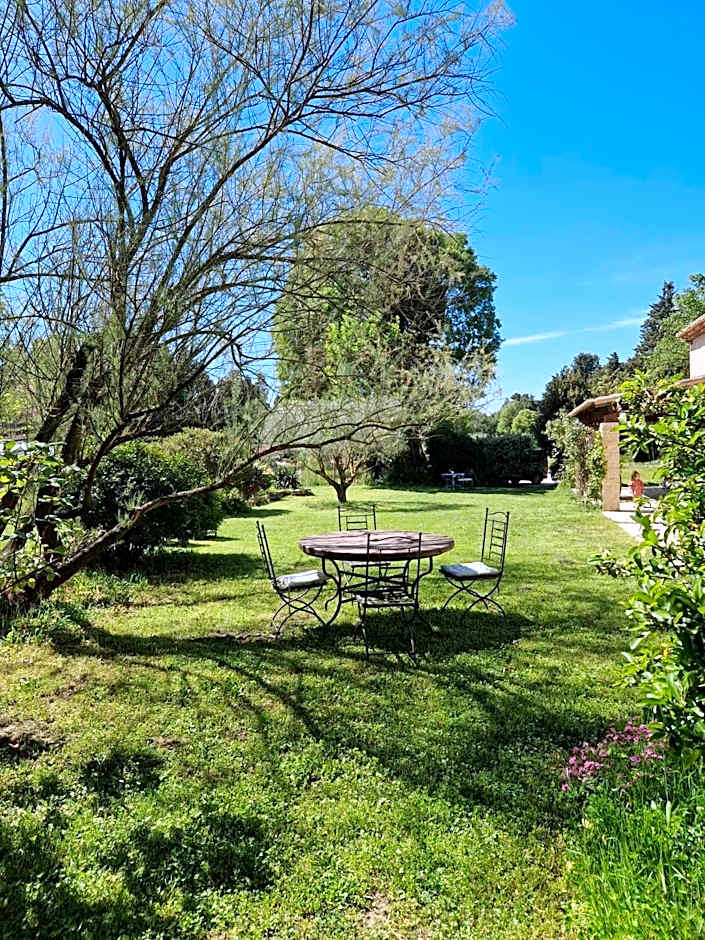 Mas du Rollier Chambres d'hôtes