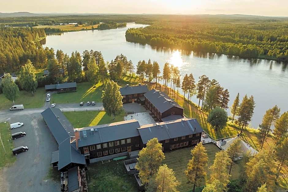 Arctic River Lodge