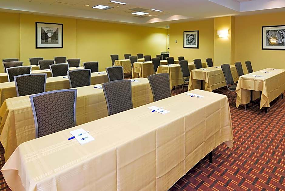 Holiday Inn Express Hotel & Suites Kendall East-Miami By IHG
