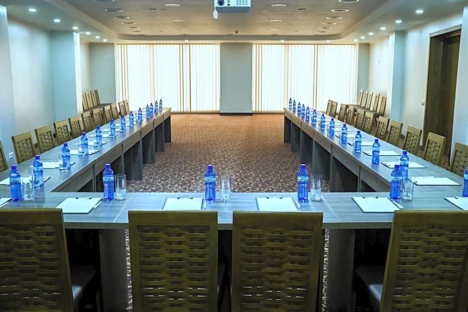 Colosseum Marina Hotel