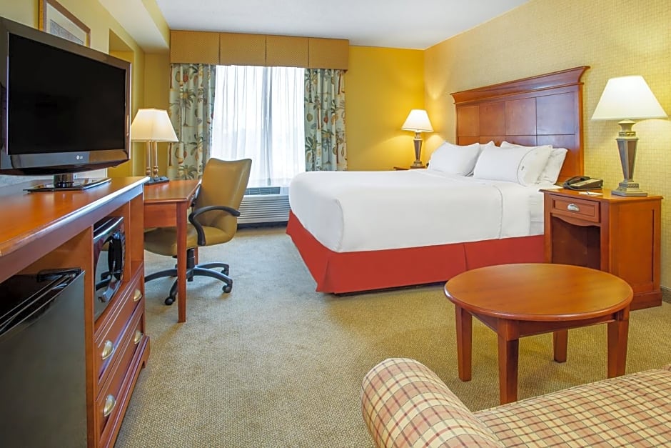 Holiday Inn Express Hotel & Suites Bloomington