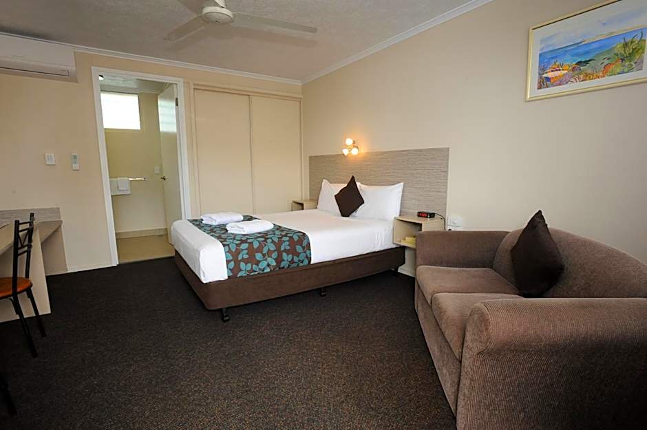 Shoredrive Motel