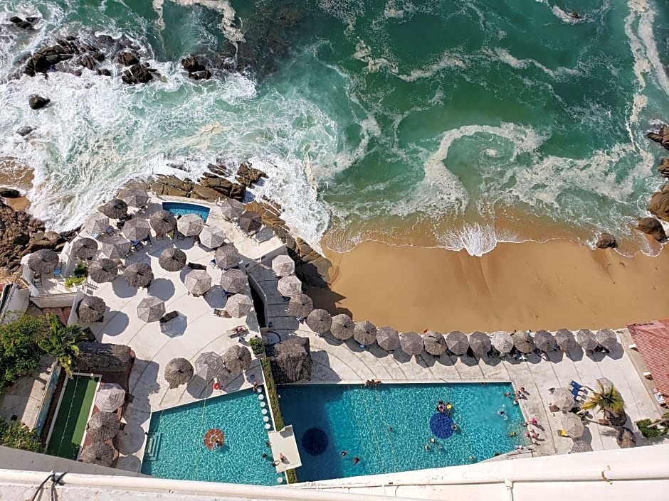 Hotel Torres Gemelas vista al mar a pie de playa