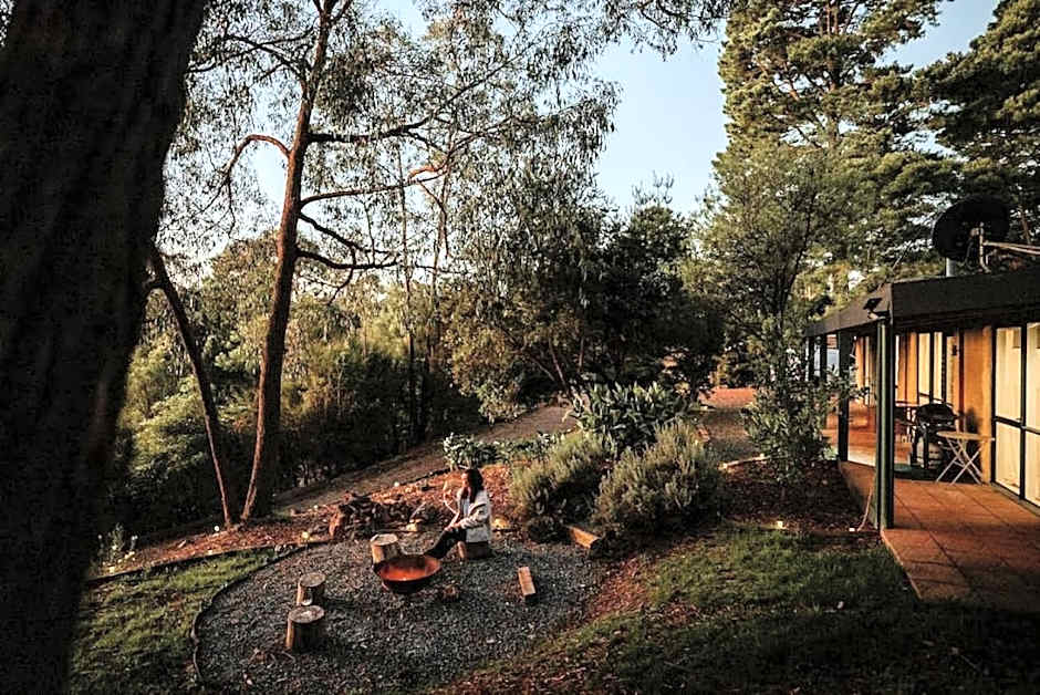 Healesville Mud Brick Hideaway